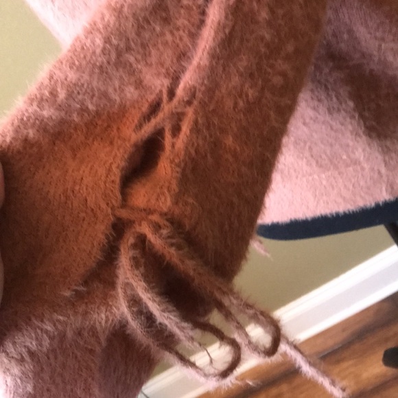 Women’s long sleeve sweater NWT - Picture 2 of 11